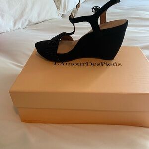 Unworn L’Amour Des Pineda Idelle Black Suede with Rhinestones
